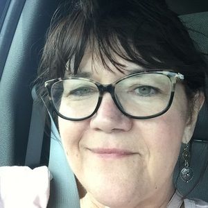 Meet your Posher, Leigh